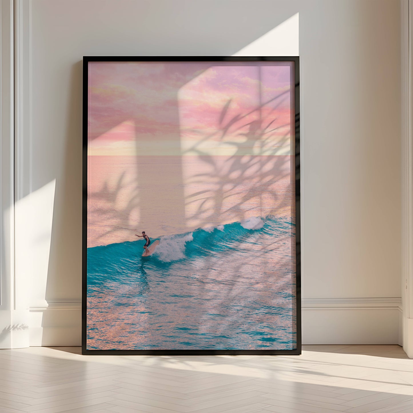 Affiche Surf au Crépuscule Rose – Vague Océanique et Ambiance Tropicale | Poster sur Papier Mat