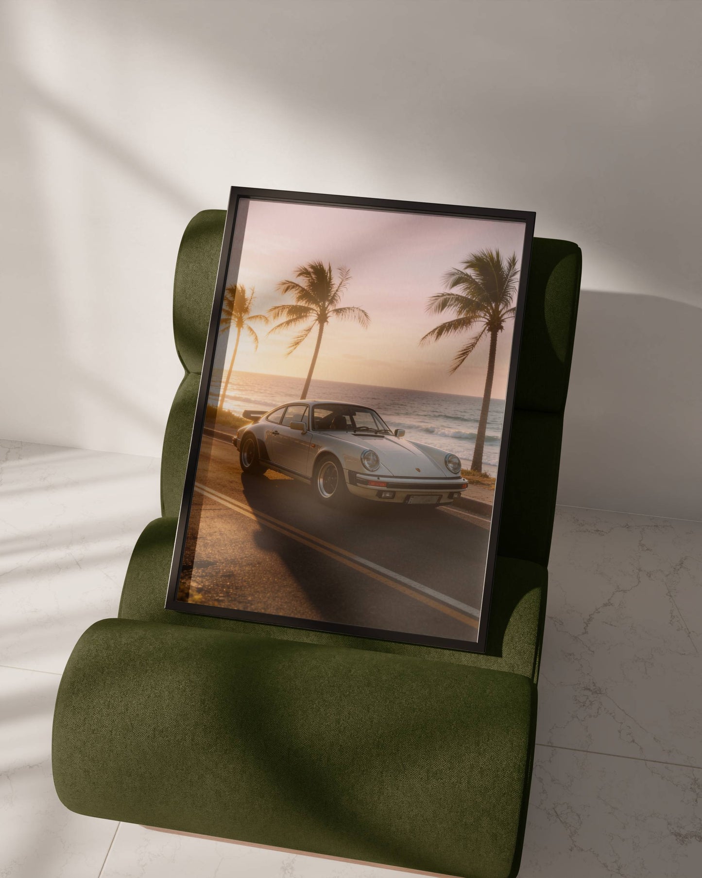 Affiche Porsche Classique en Bord de Mer – Route Côtière au Coucher du Soleil | Poster Automobile Vintage