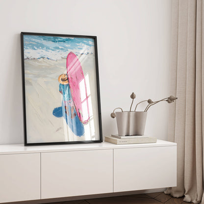 Affiche Trendy Surfeur et Planche Rose – Esprit Plage et Évasion Estivale | Poster sur Papier Mat