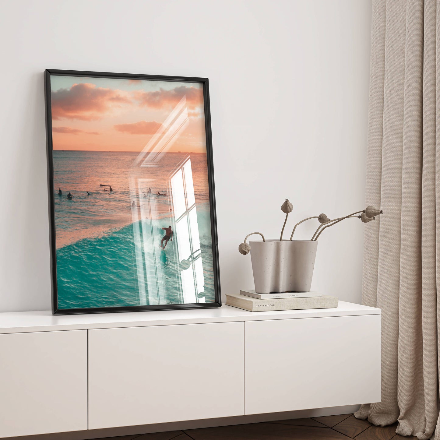 Affiche Surf au Coucher du Soleil – Vague Océanique et Horizon Doré | Poster sur Papier Mat