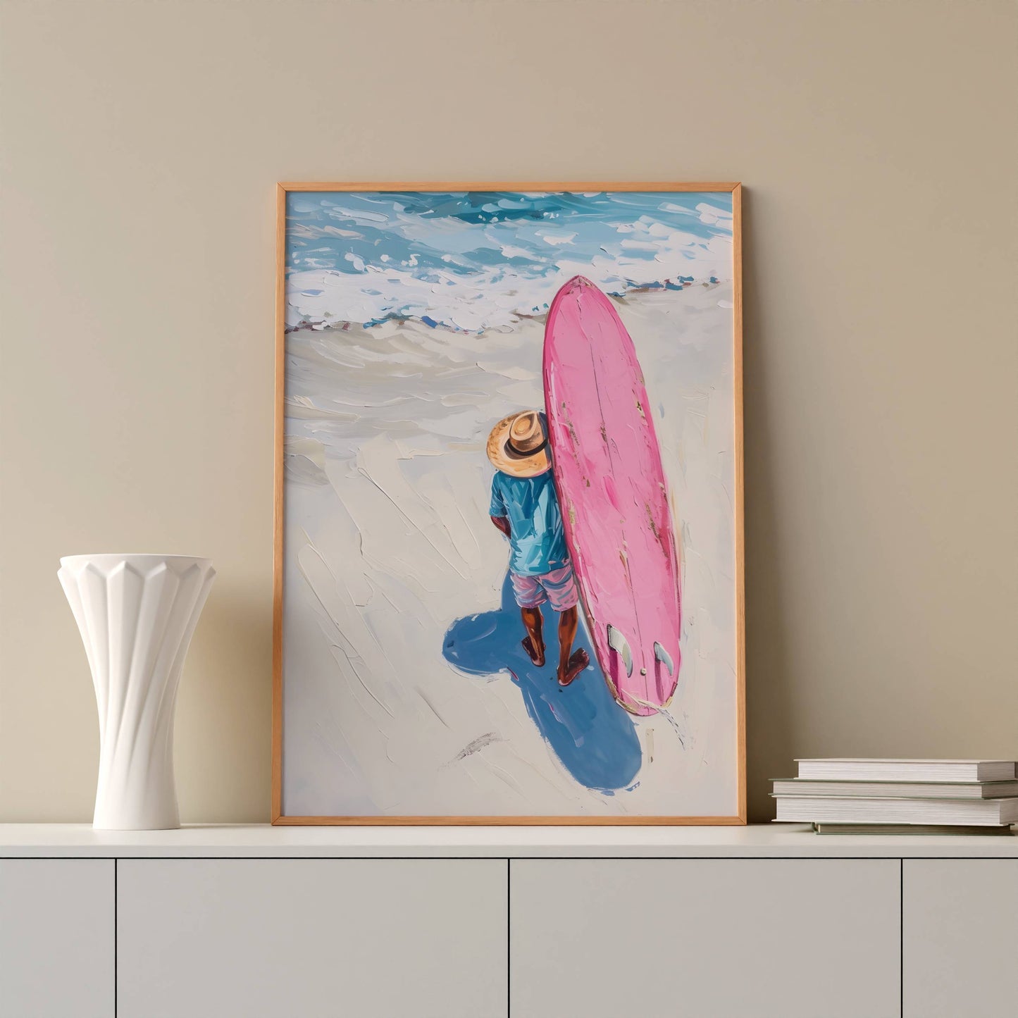 Affiche Trendy Surfeur et Planche Rose – Esprit Plage et Évasion Estivale | Poster sur Papier Mat