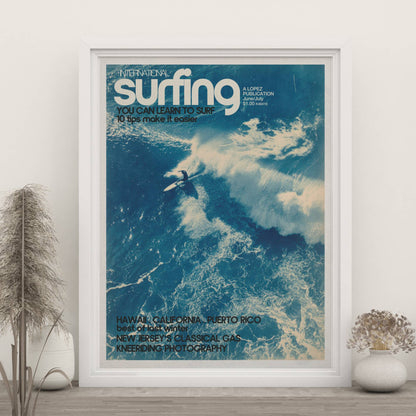 Affiche Surf Vintage – Surfeur dans vague géante océan bleu