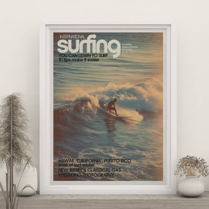 Affiche Surf Sunset – Surfeur rétro lumière dorée