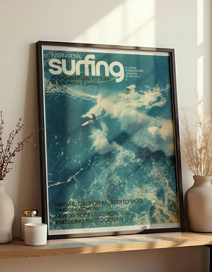 Affiche Surf Vintage – Surfeur dans vague géante océan bleu