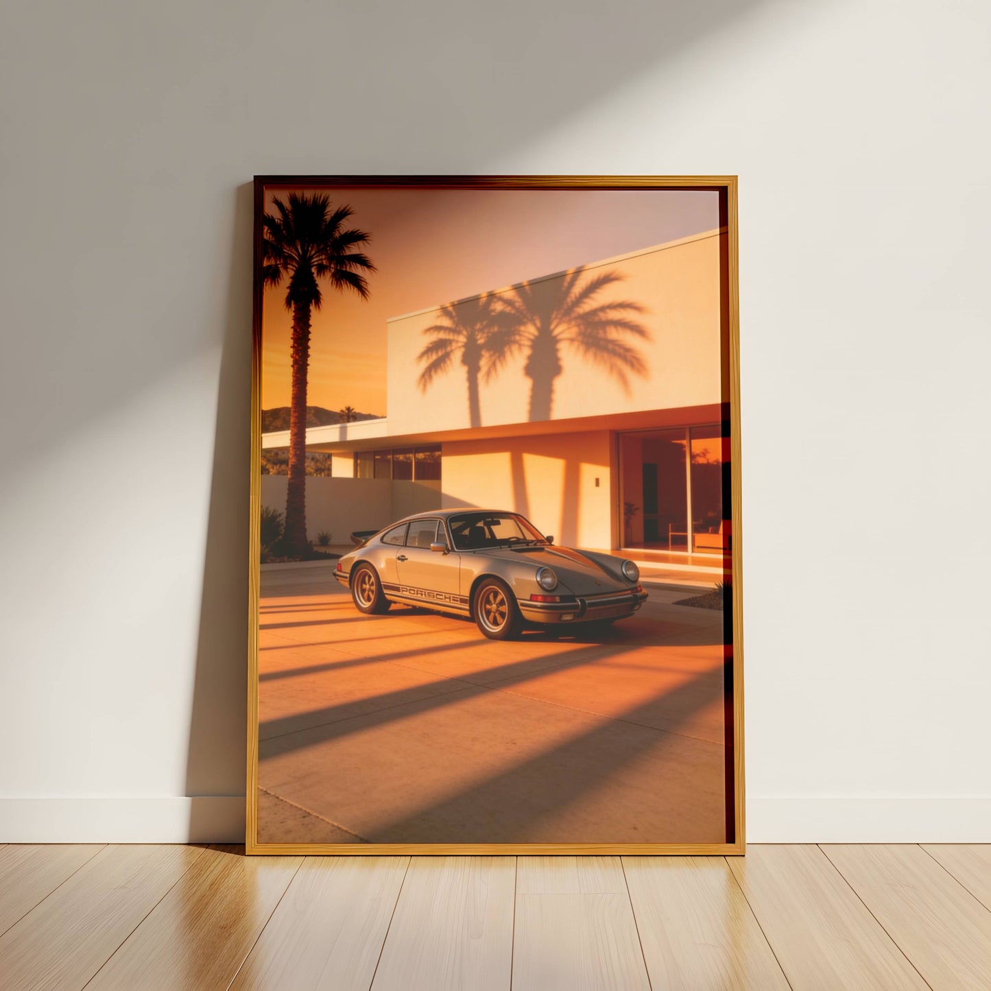 Affiche Porsche 911 au Coucher du Soleil – Lumière Californienne & Ombres de Palmiers | Poster Automobile Vintage Premium
