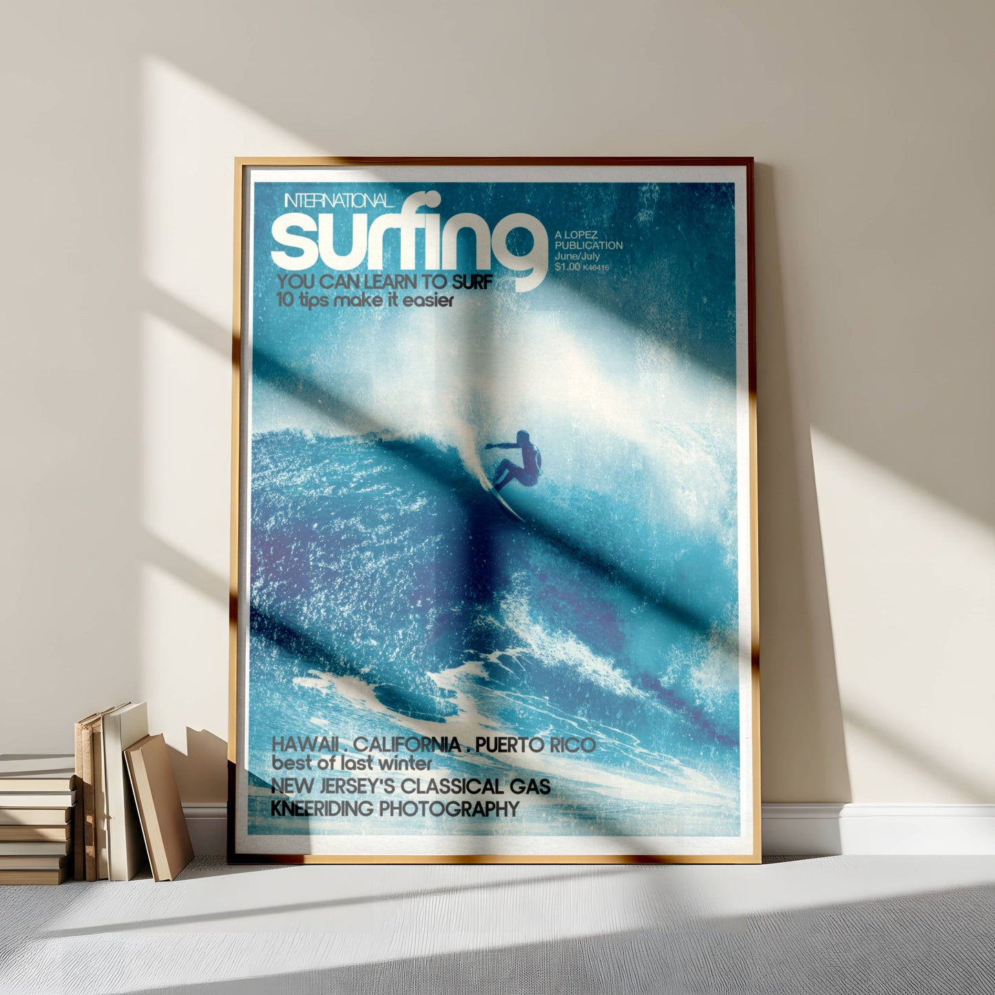 Poster Surf Rétro – Rider sur vague tropicale