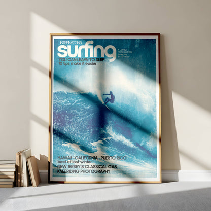Poster Surf Rétro – Rider sur vague tropicale