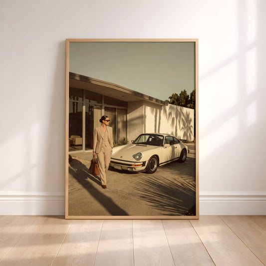 Affiche Porsche 911 et Architecture Moderne – Élégance Minimaliste & Art de Vivre Contemporain | Poster Design Premium