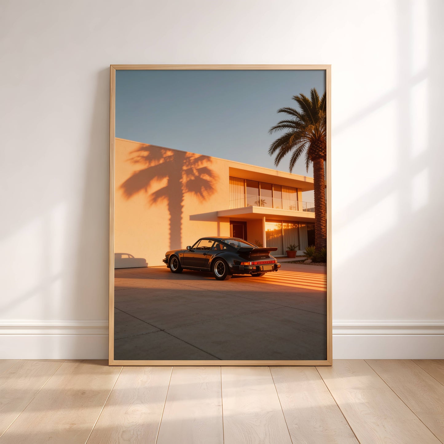 Affiche Porsche 911 Noire & Architecture Contemporaine – Jeu d’Ombres Graphiques et Lumière Dorée | Poster Design Automobile