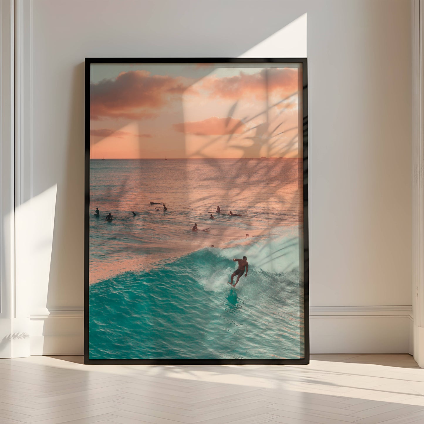Affiche Surf au Coucher du Soleil – Vague Océanique et Horizon Doré | Poster sur Papier Mat