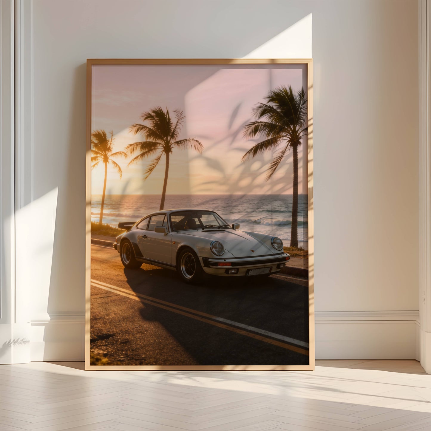 Affiche Porsche Classique en Bord de Mer – Route Côtière au Coucher du Soleil | Poster Automobile Vintage