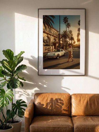 Affiche Porsche 911 Devant Grand Hôtel de Luxe – Élégance Riviera & Lifestyle Premium | Poster Automobile Vintage