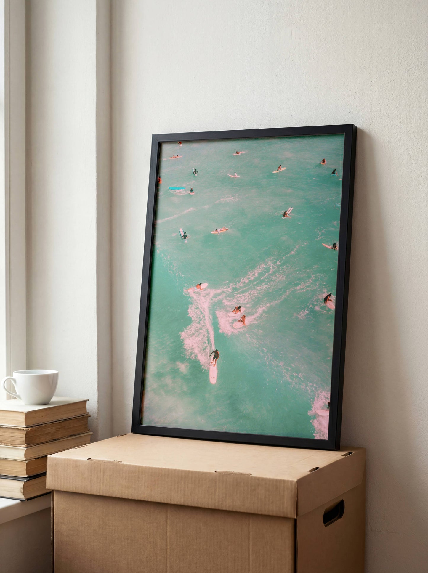 Affiche Surfeurs dans les Eaux Turquoise – Évasion Tropicale et Océan | Poster sur Papier Mat