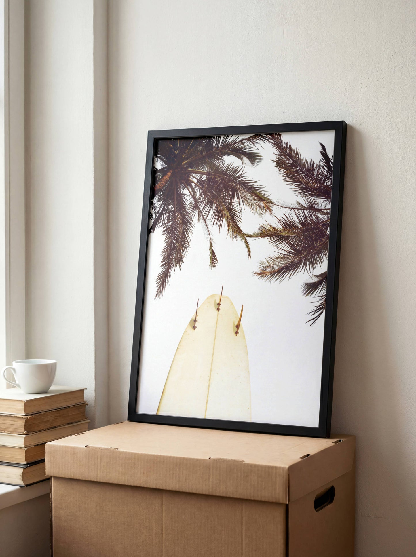 Affiche Planche de Surf et Palmiers – Esprit Tropical et Évasion Côtière | Poster sur Papier Mat