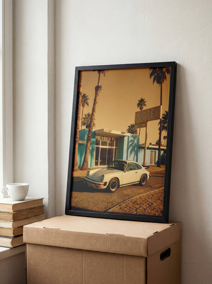 Affiche Porsche 911 devant Motel Vintage – Esprit Road Trip Américain & Architecture Mid-Century | Poster Automobile Rétro