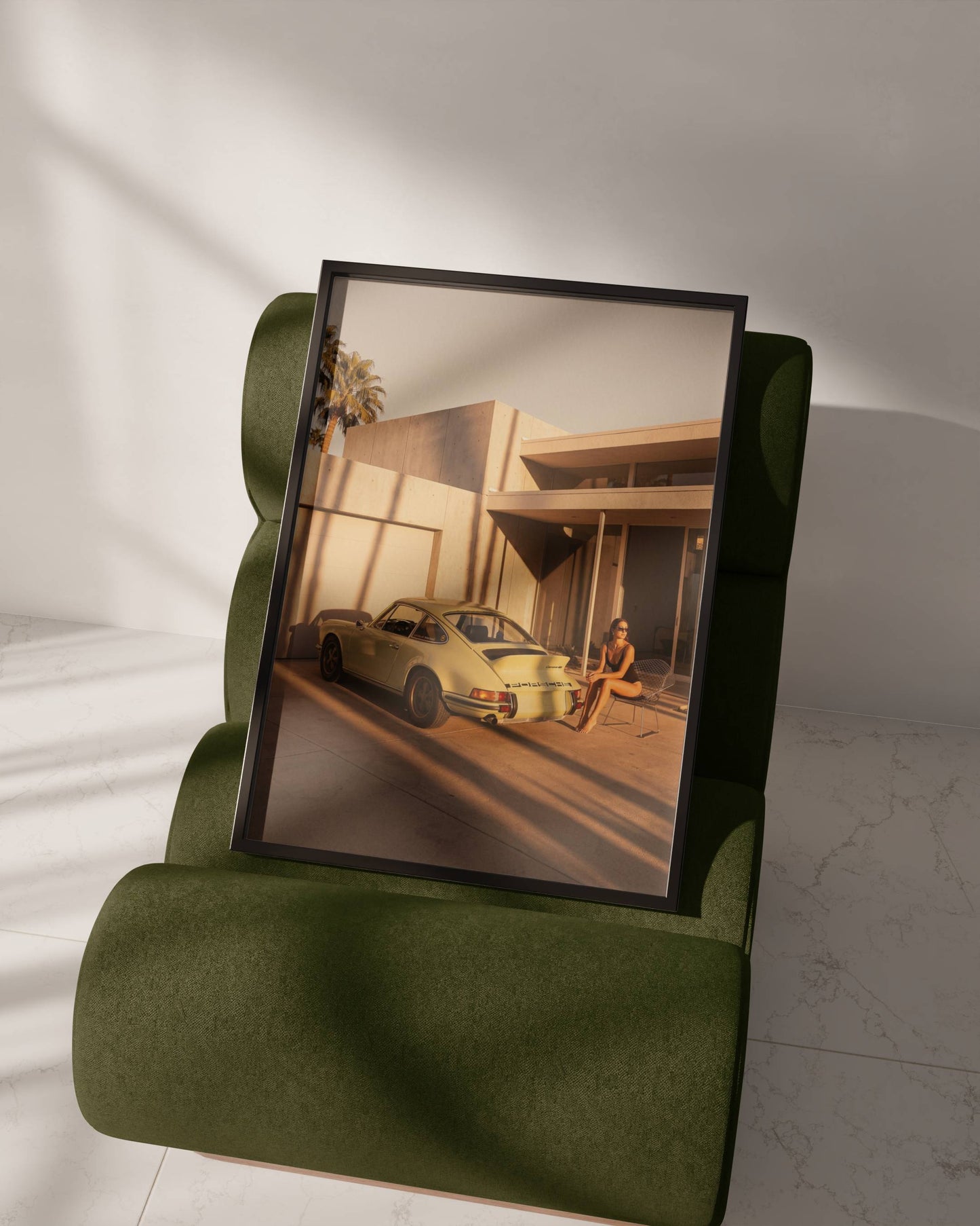 Affiche Porsche Vintage devant Villa de Luxe – Palm Springs Sunset & Élégance Rétro | Poster Automobile Premium