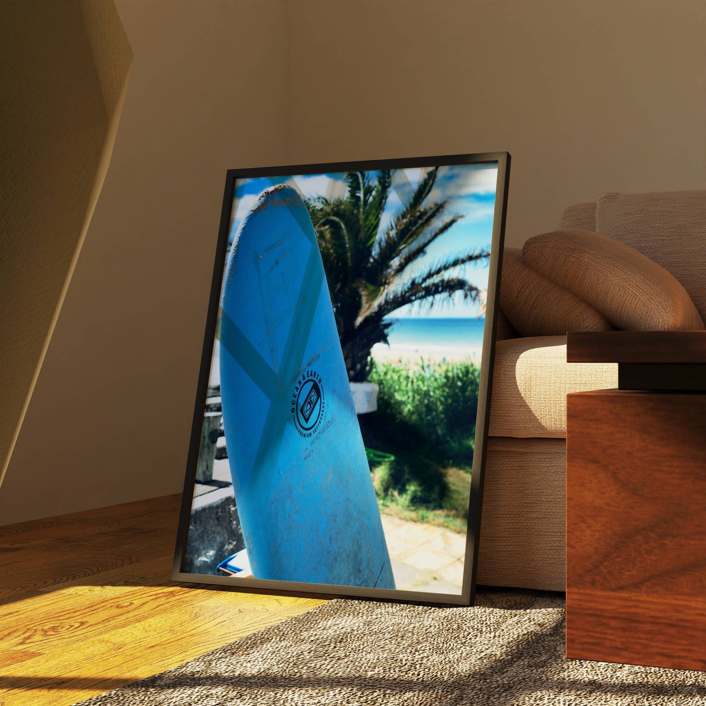 Affiche Planche de Surf Bleue – Ambiance Tropicale et Bord de Mer | Poster sur Papier Mat