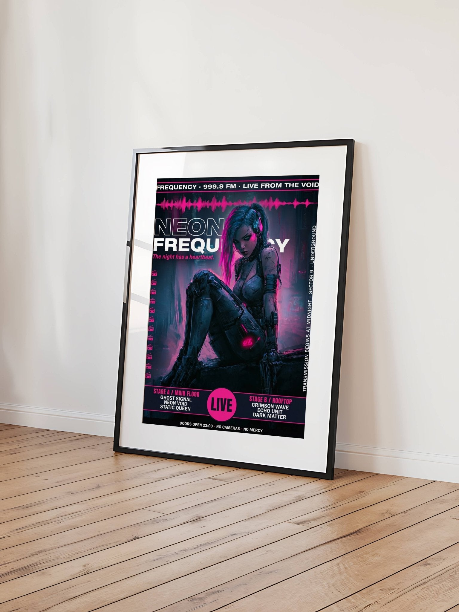 ☣️🧬 Série limitée Art Cyberpunk - Poster Cybergirl Neon Frequency - Aura Studio Déco